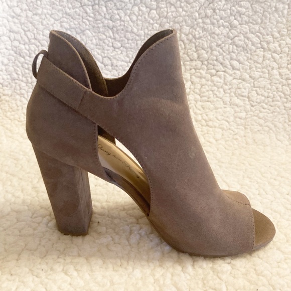 Penny loves Kenny Booties - Picture 3 of 7